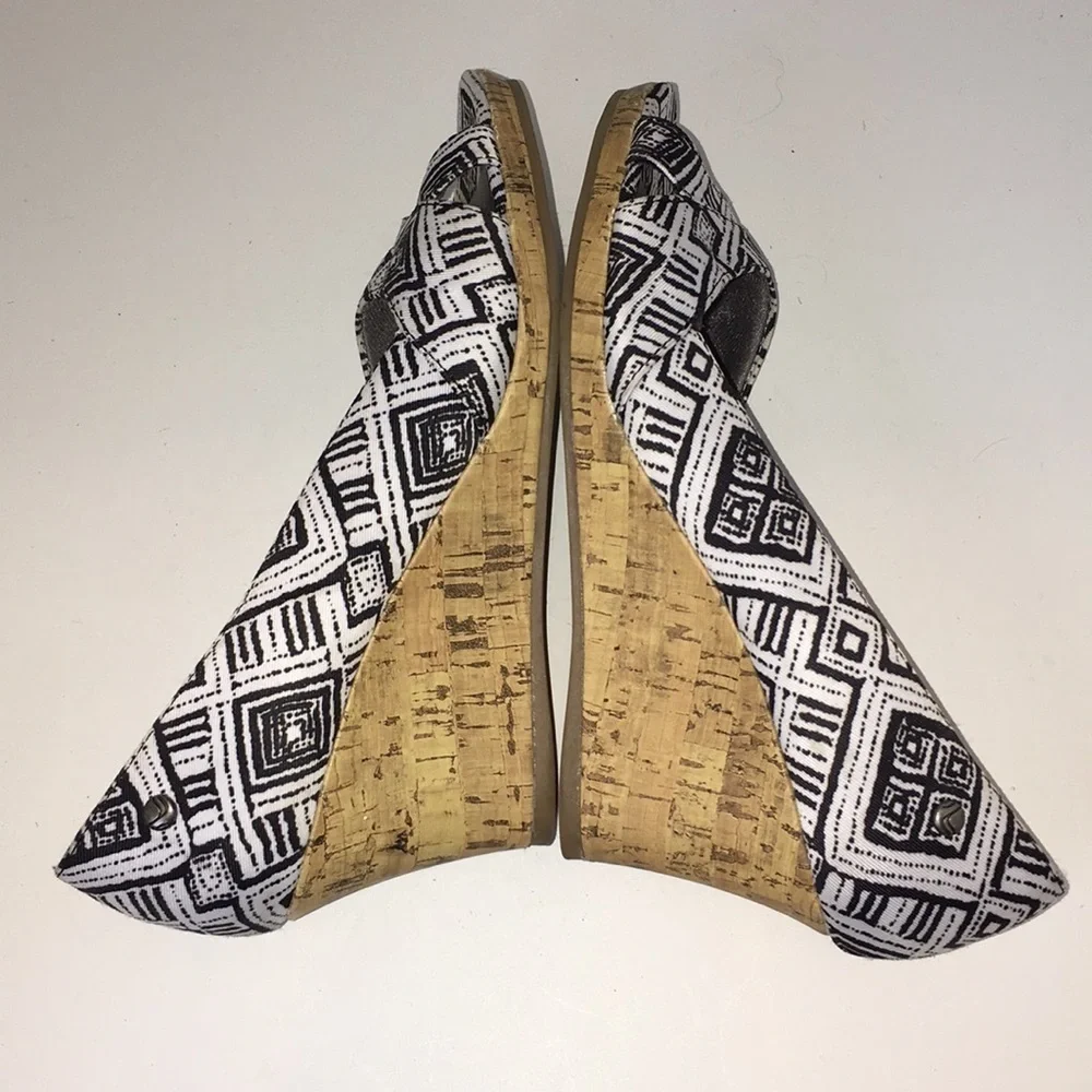 ❤️LIFE STRIDE Rogue‎ Canvas Open Toe Wedge ~9